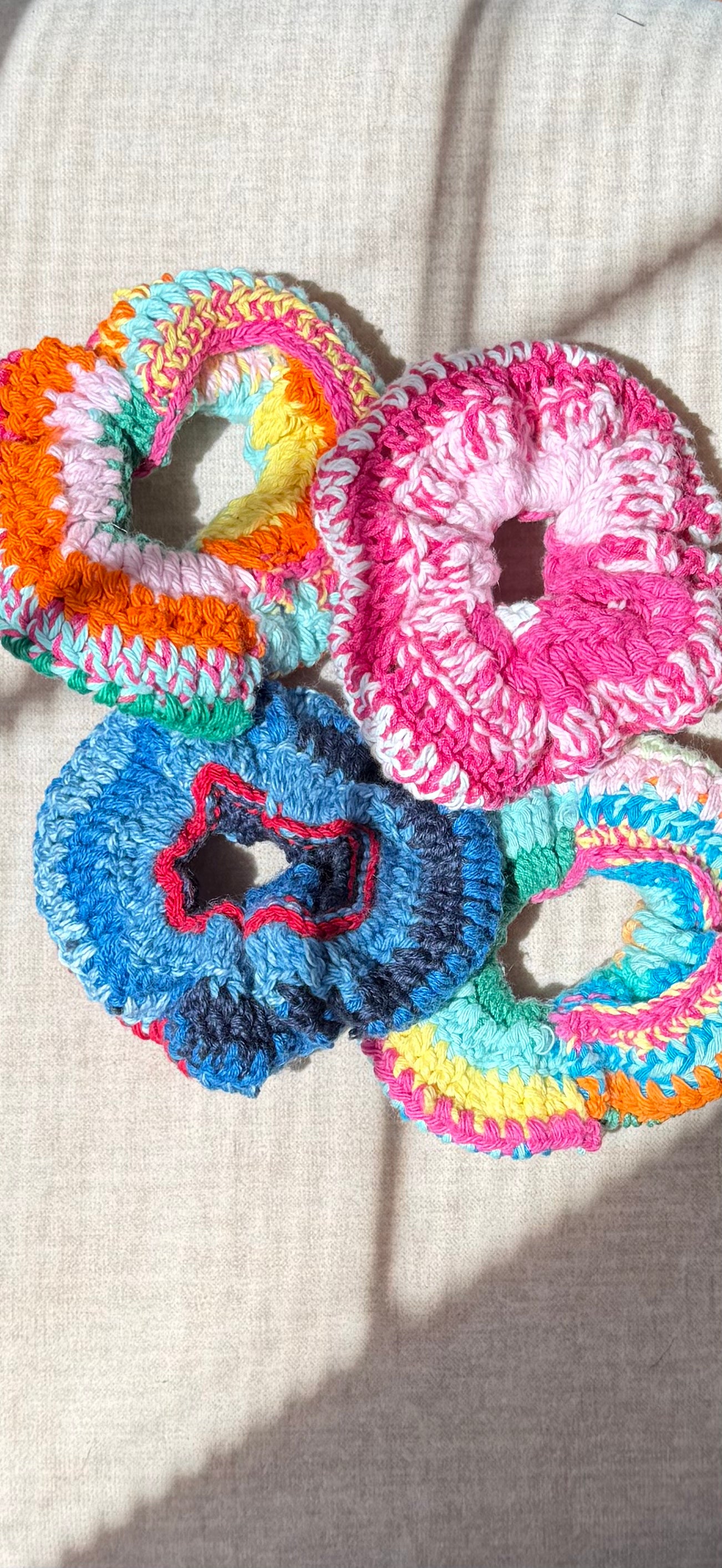 Crochet Scrunchie Pattern + Video Tutorial